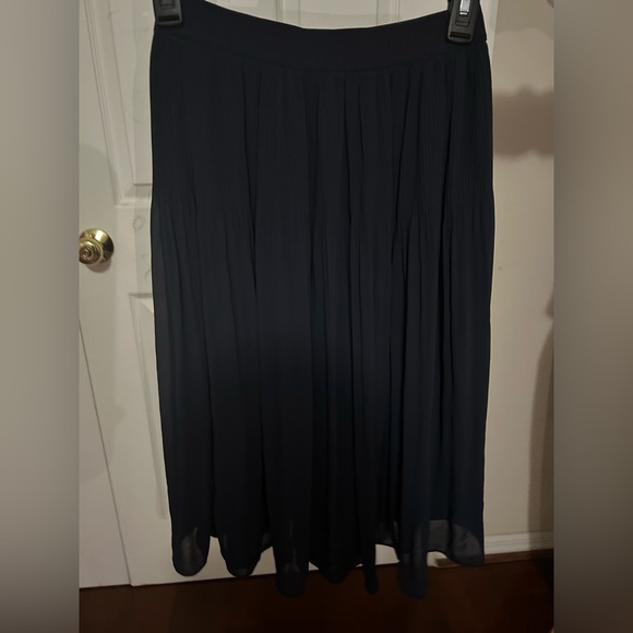 H&M Pleated Skirt Blue - Picture 2 of 2